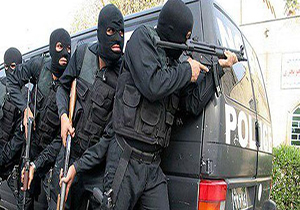گروگان‌گیری در کرمانشاه با تسلیم شدن گروگان‌گیر پایان یافت/ کسی آسیب ندید