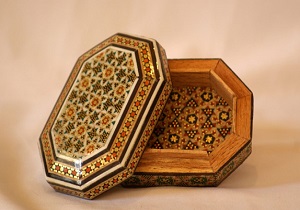 تولید سالانه ۲۰ هزار قطعه خاتم در چهارمحال و بختیاری