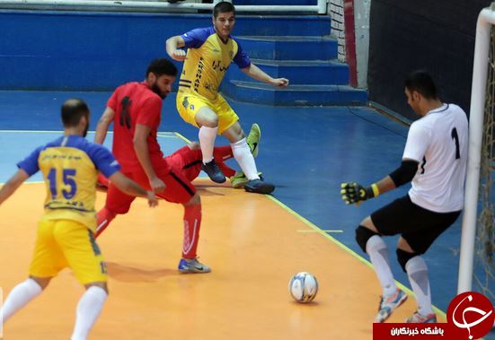 فرش قرمز مشهدی ها زیر پای سن ایچ