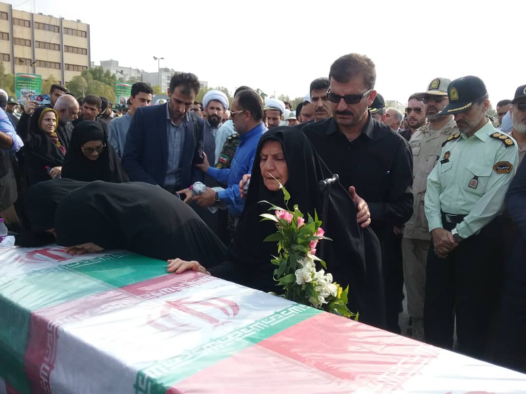 مراسم تشییع پیکر شهید نیروی انتظامی در بندرعباس برگزار شد