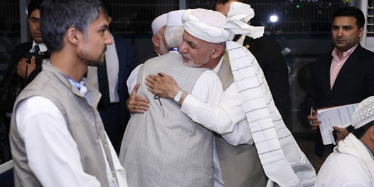 اشرف غنی اولین کاروان حج تمتع ۹۸ را بدرقه کرد