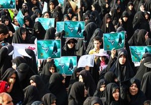 راهپیمایی عفاف و حجاب در شهر بانوی کرامت برپا شد