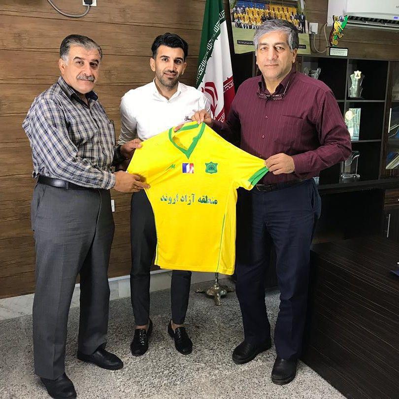 مومنی به صنعت نفت آبادان پیوست