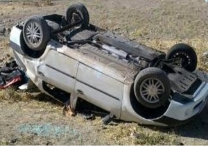 پنج مصدوم در واژگونی خودرو