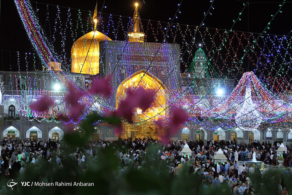 اعلام ویژه برنامه&lrm;های میلاد امام رضا (ع) در حرم رضوی/امام هشتم (ع) جلوه رفعت و محور وحدت