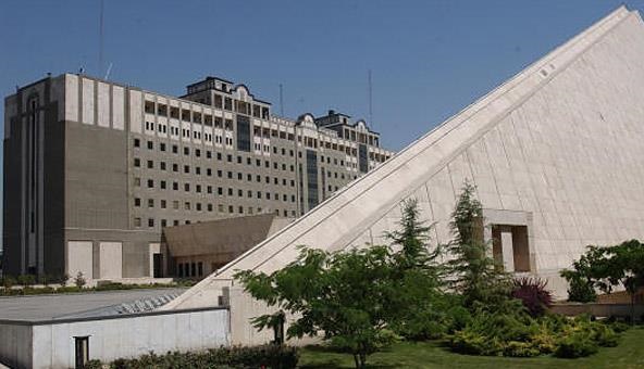 تاخیری در معرفی حقوقدانان شورای نگهبان صورت نگرفته است