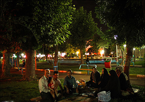 شب نشینی‌های خانوادگی در فصل تابستان + فیلم