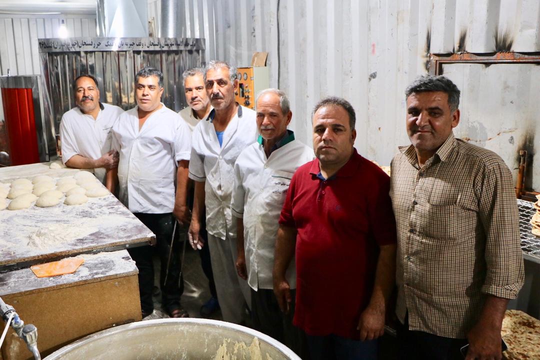 توزیع ۱۰ هزارقرص نان گرم بین زائران رضوی در رفسنجان