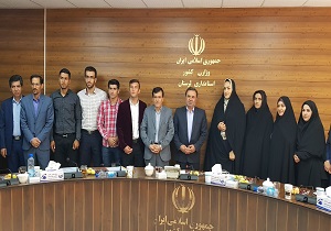 تقدیر از مدال آوران کارگر لرستانی/استفاده از فضا‌های ورزشی لرستان در دستور کار قرار گیرد