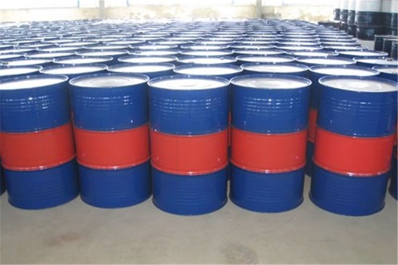 کشف ۲ هزار لیتر روغن موتور قاچاق در جاسک