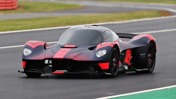 ظهور قدرت محض در خودروی سوپر اسپرت  Aston Martin Valkyrie +تصاویر