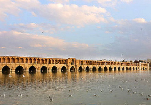 جریان شادی در نصف جهان با جاری شدن زاینده رود
