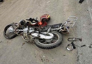 برخورد موتورسيكلت با وانت مزدا يك کشته برجای گذاشت