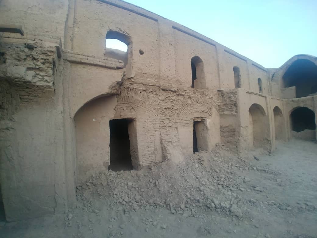 تخریب دیوار&zwnj;های ارگ بم با لودر صحت ندارد + تصاویر