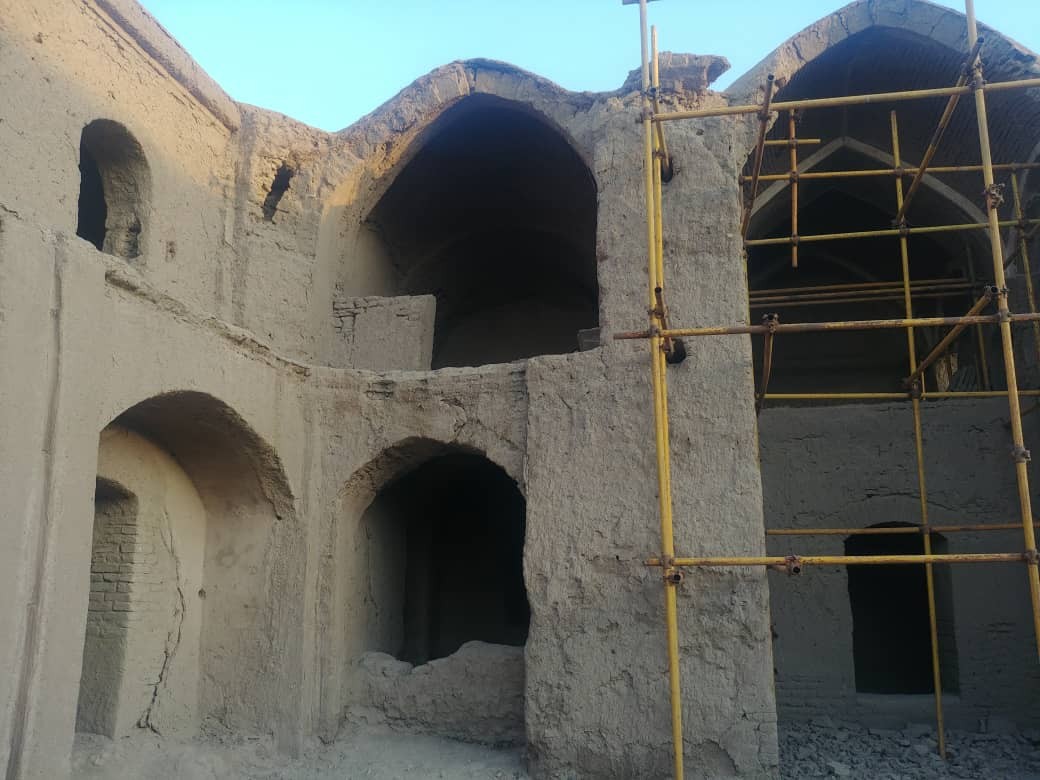 تخریب دیوار&zwnj;های ارگ بم با لودر صحت ندارد + تصاویر