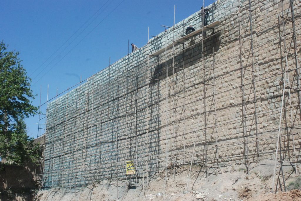 مرمت حفاظتی قلعه نیکشهر در حال اجراست