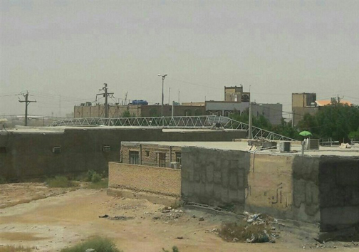 مردم روستاهای جنوب سیستان وبلوچستان چشم انتظار وعده مسئولین/ روی کوه محل برقراری خطوط تلفنی روستاییان