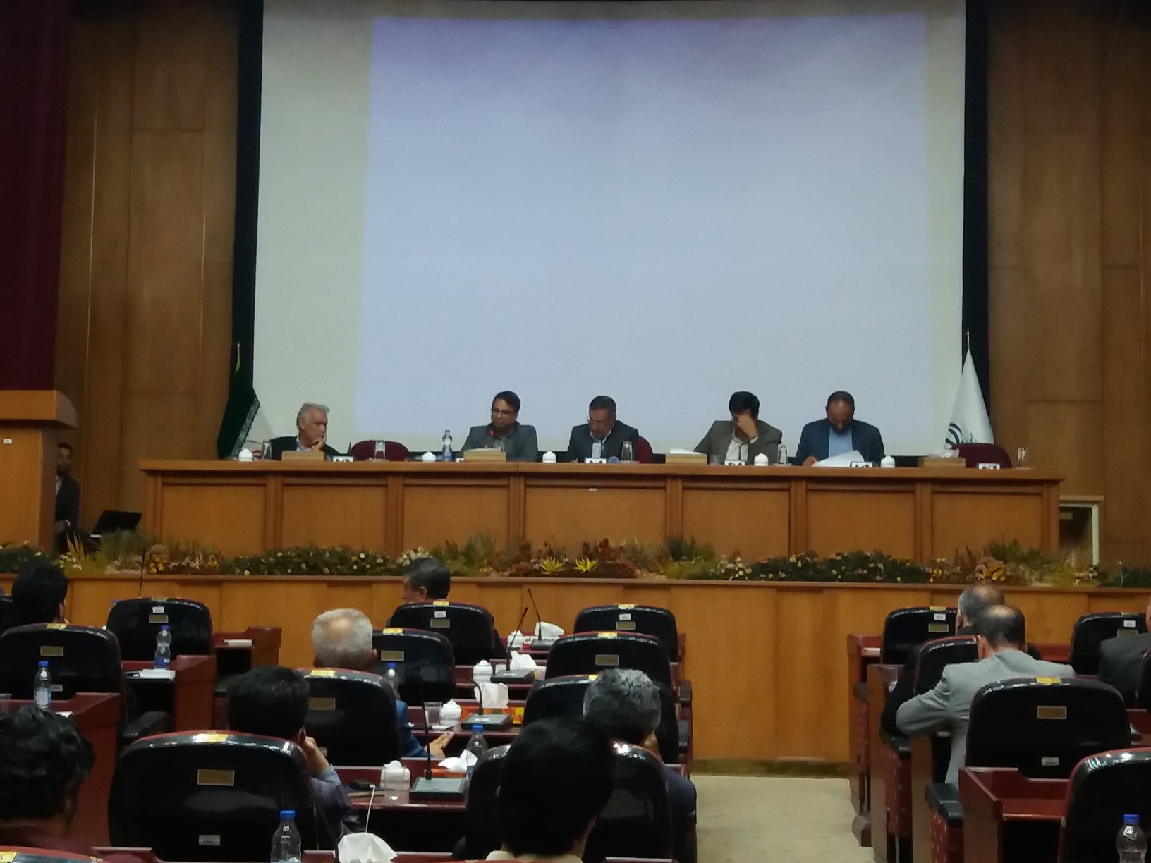 جذب ۴۰۰ تن سهمیه شکر از میبد ظرف ۳ تا ۴ روز آینده