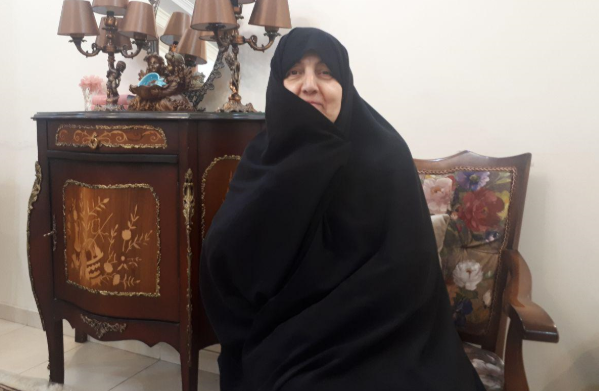 زیر و بم زندگی بانوی ۶۱ ساله پس از شکست سرطان به سراغ تحصیل رفت + تصاویر
