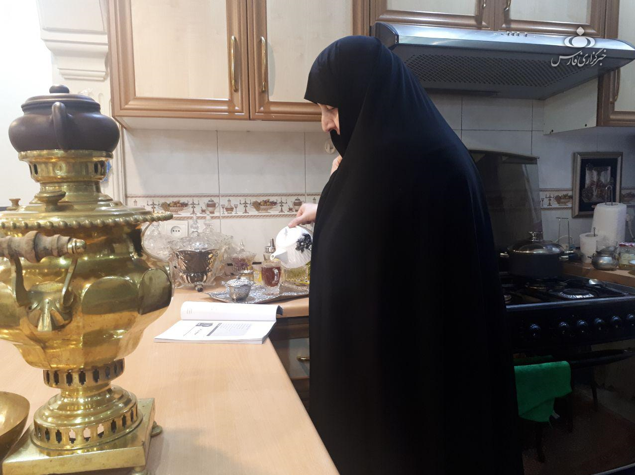 زیر و بم زندگی بانوی ۶۱ ساله پس از شکست سرطان به سراغ تحصیل رفت + تصاویر