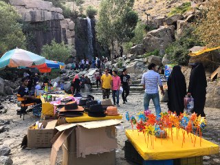 دستفروشان گنجنامه در بوستان شهید ساعی ساماندهی شدند