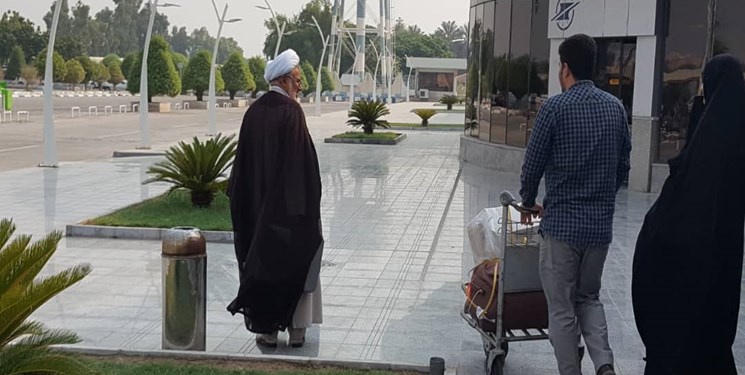 ورود بدون تشریفات نماینده ولی فقیه به بندرعباس +عکس