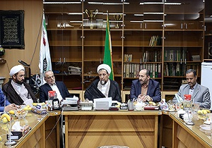 ملاک کار کارشناس و قاضی باید قانون باشد