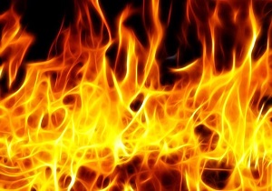 آتش سوزی واحد مسکونی در قزوین دو مصدوم بر جای گذاشت