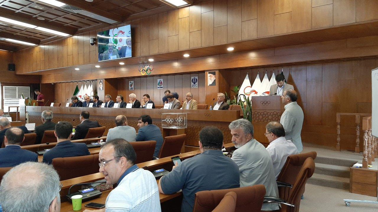 مجمع انتخاباتی فدراسیون کشتی آغاز شد/ دبیر هم آمد