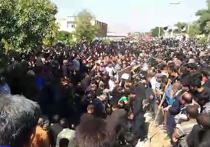 مراسم خاکسپاری جانباختگان حادثه در محور بویین‌میاندشت - خوانسار + فیلم