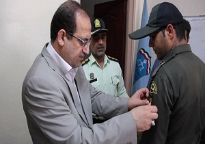 اعطای نشان و درجه به کارمندان نگهبان یگان حفاظت فیزیکی دادگستری خوزستان