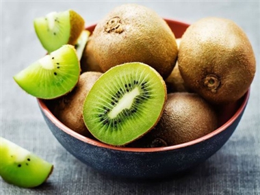 برای درمان گرمازدگی چکار کنیم + خوراکی&zwnj;های مفید