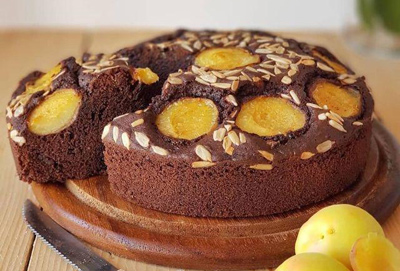 کیک شکلاتی زردآلو عصرانه&zwnj;ای برای تابستان +طرز تهیه