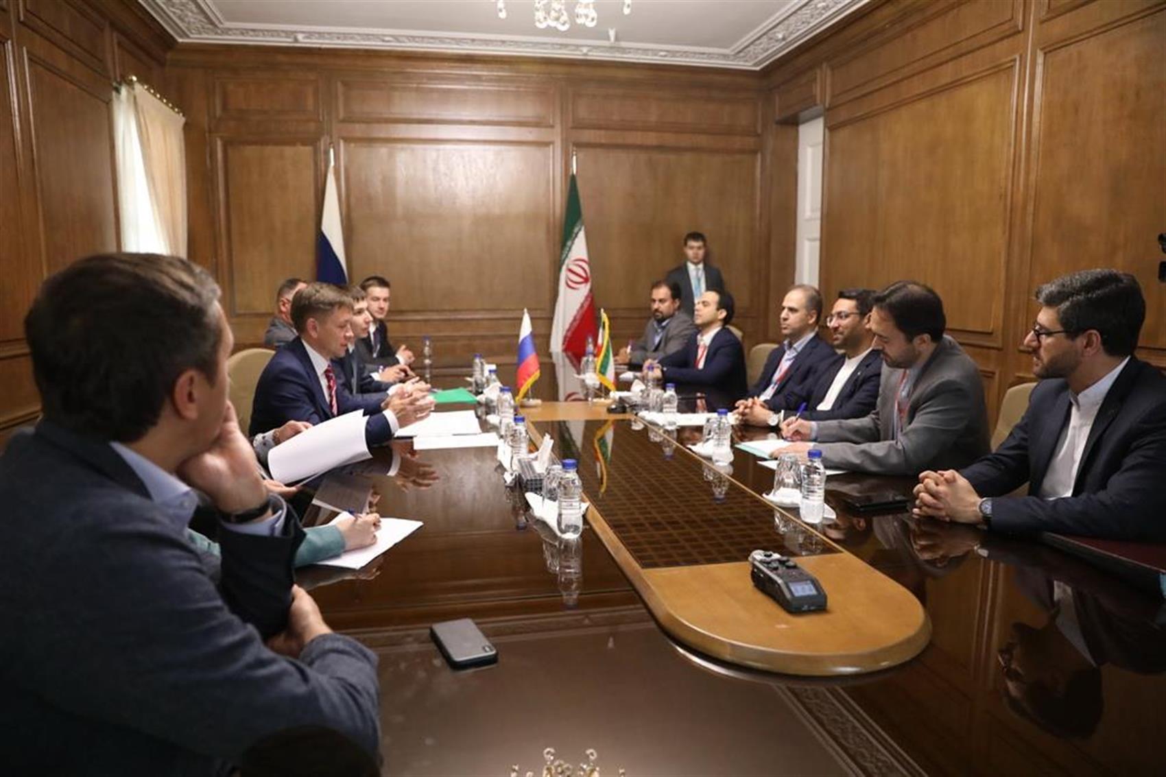 علاقمندی شرکت های روسی برای سرمایه گذاری در ایران / ارایه بسته تجاری مشخص برای همکاری دو طرف در حوزه فناوری اطلاعات
