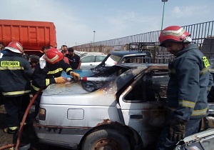 حریق ۵ دستگاه خودرو در پارکینگ خودرویی