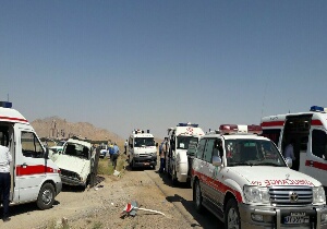 زخمی شدن ۲۰ کارگر در ۲ حادثه رانندگی