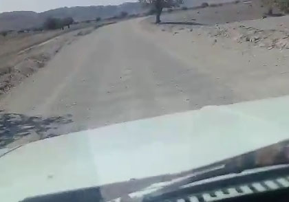 دشواری تردد از جاده ناهموار در روستای کلاته حبیب + فیلم