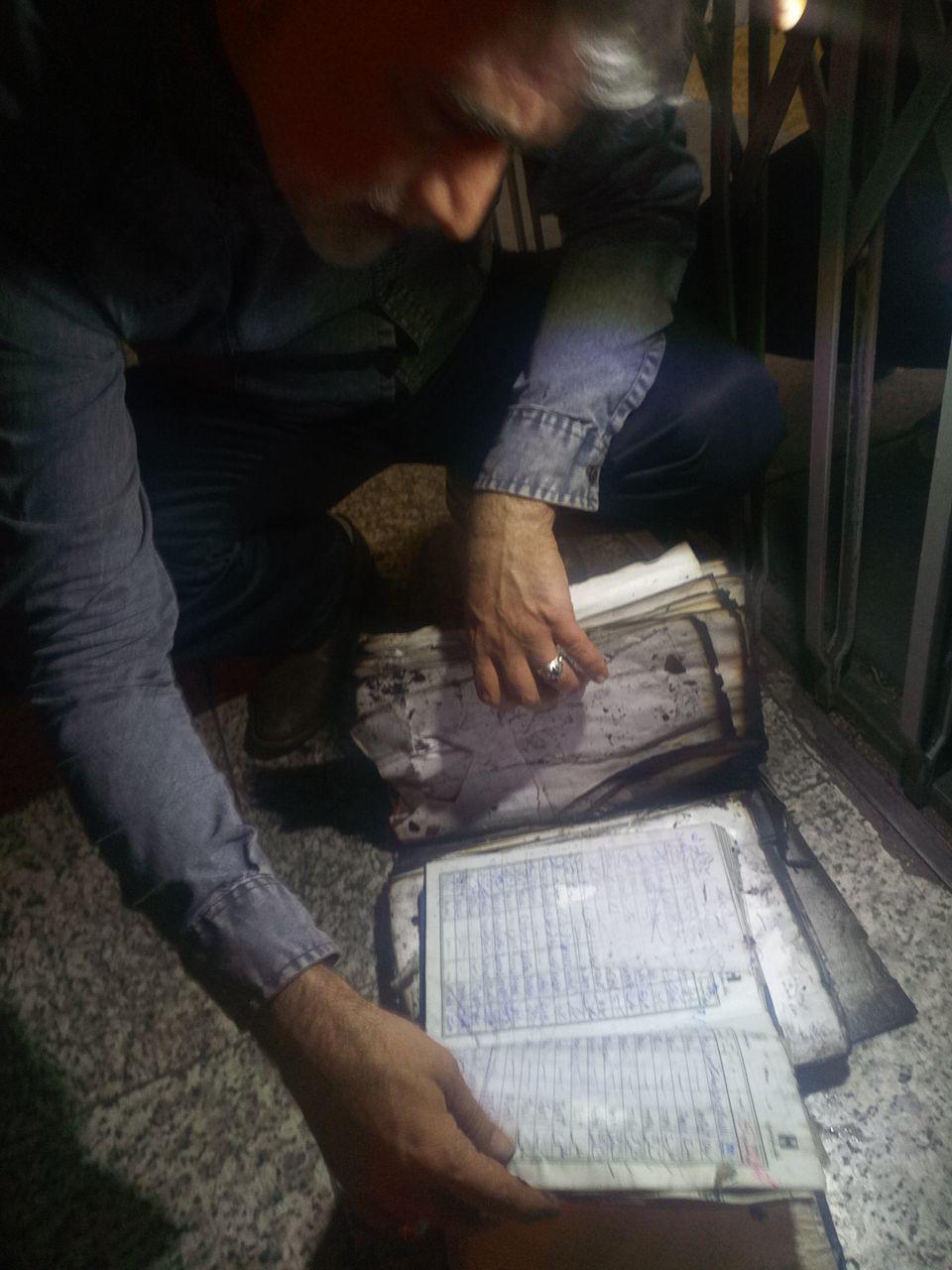 اسناد سوخته شده بانک در آتش سوزی میدان حسن آباد +تصاویر اسناد سوخته شده بانک در آتش سوزی میدان حسن آباد +تصاویر