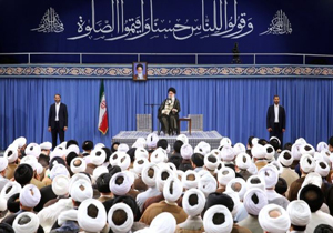 نماهنگ &laquo;واقعا مردمی باشید&raquo;؛ توصیه&zwnj;ی مهم رهبر انقلاب به ائمه جمعه