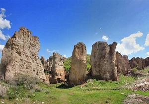 تپه باستانی دوره اشکانی در ویرانه‌های فراموشی + فیلم