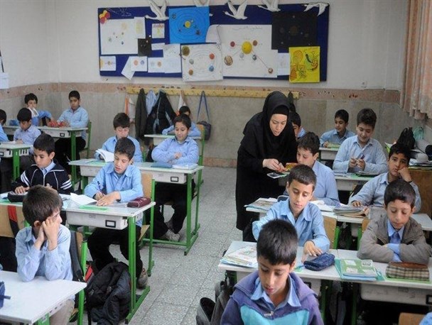 دولتیاری / نیمی از هنرستان&zwnj;های غیر دولتی خالی است / نگاه ضد غیر دولتی در جامعه داریم