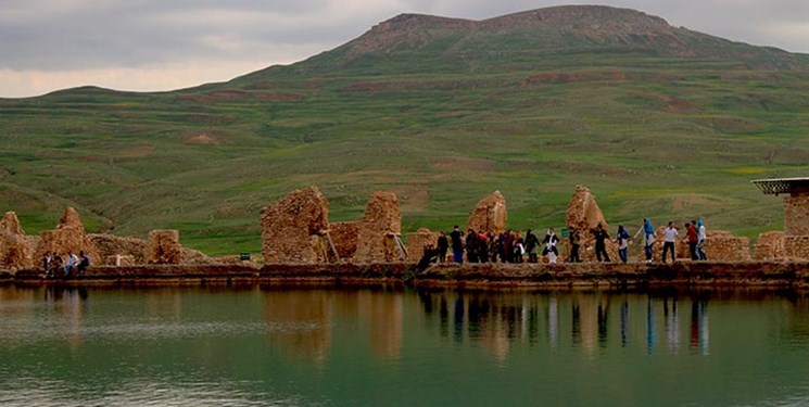 ملاقات با دریاچه رازآلود در سفر به سرزمین افسانه&zwnj;ها