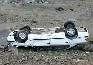 ۲ مصدوم در واژگونی خودرو سمند