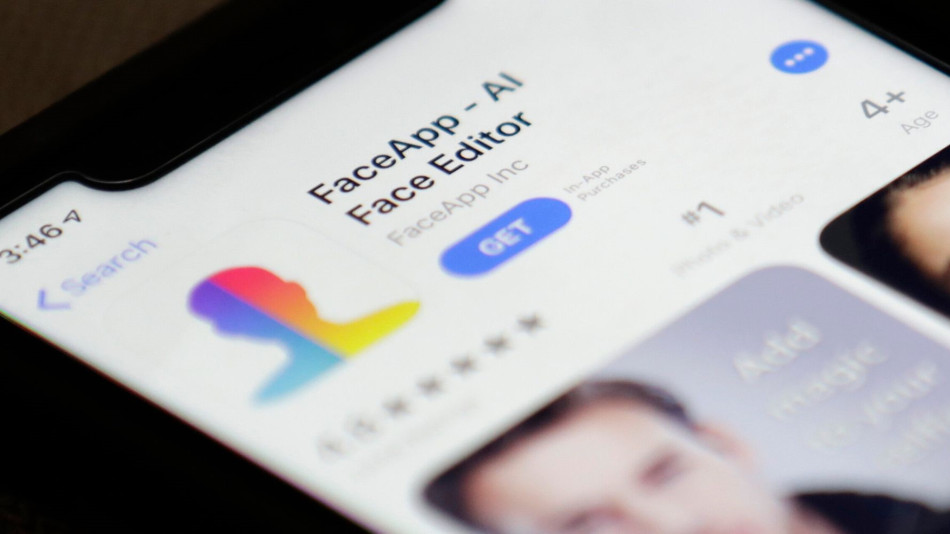 آموزش حذف اطلاعات از نرمافزار FaceApp آموزش حذف اطلاعات از نرمافزار FaceApp