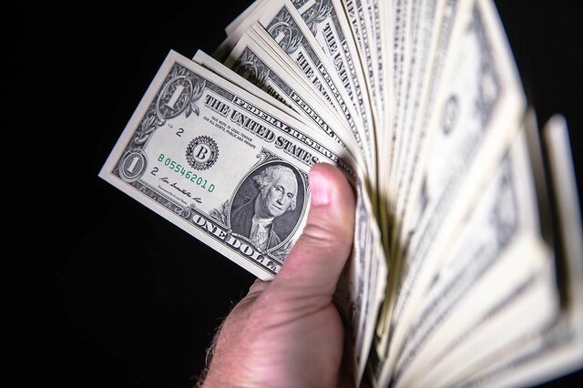دلار ۱۰ هزار تومانی را خواهیم دید؟