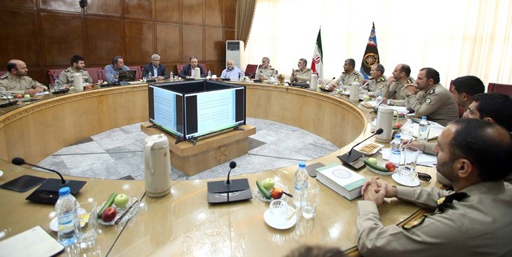 نشست هم اندیشی فرمانده کل ارتش با جوانان برگزار شد