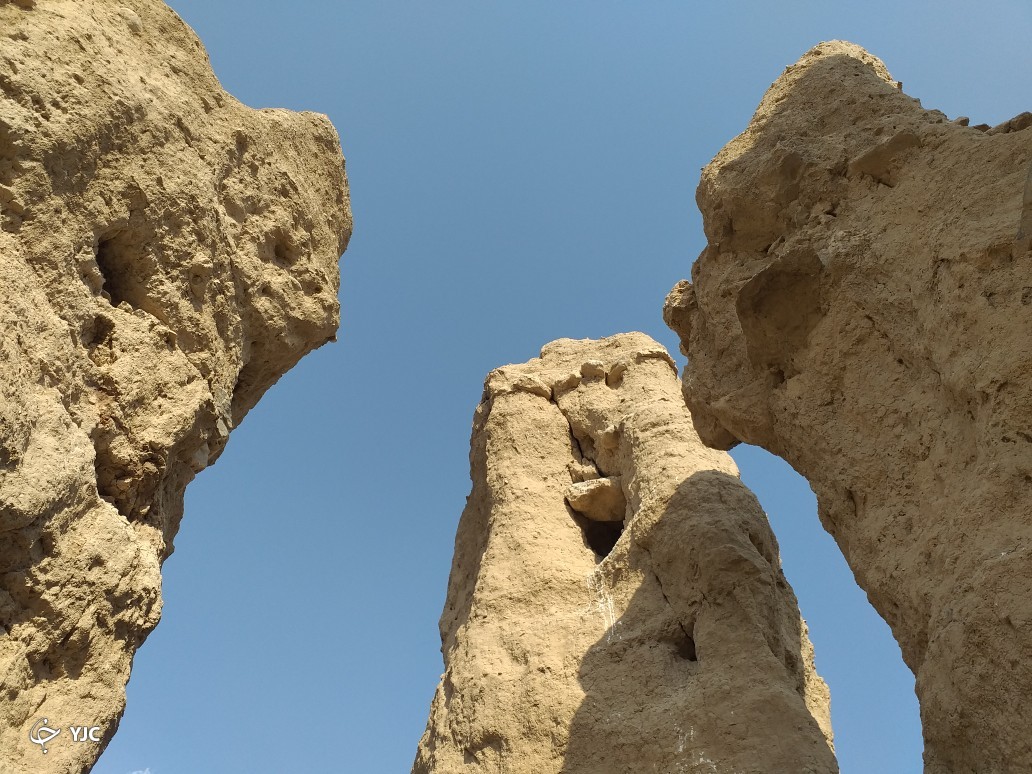 تنها میراث ۷هزار ساله نهاوند در حال تخریب/ سنگینی ویرانه های تپه تاریخی بابا قاسم بر دوش مسئولان