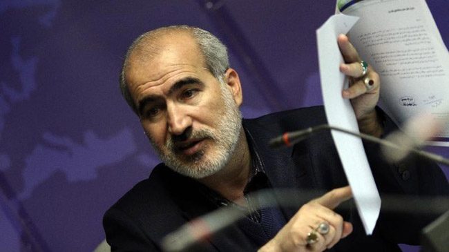 عزیزمحمدی: بازیهای پرسپولیس در جام شهدا از شبکه ۳ پخش میشود/ برخی تیمها اول بازیکن جذب میکنند بعد سراغ مربی میروند عزیزمحمدی: بازیهای پرسپولیس در جام شهدا از شبکه ۳ پخش میشود/ برخی تیمها اول بازیکن جذب میکنند بعد سراغ مربی میروند