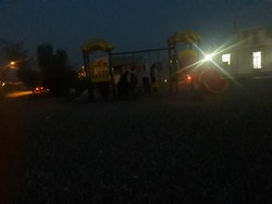 تاریکی مطلق در پارک بازی کودکان + فیلم