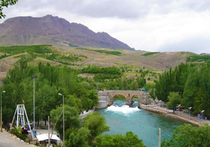 پیش بینی آسمانی صاف و گاهی وزش باد